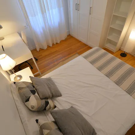 En Zona Residencial Cerca Del Guggenheim アパート