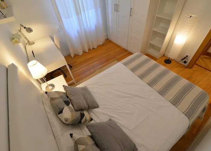 En Zona Residencial Cerca Del Guggenheim アパート