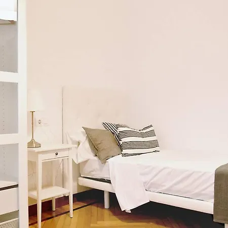 En Zona Residencial Cerca Del Guggenheim Lägenhet Bilbao